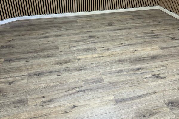 Laminate Laminate